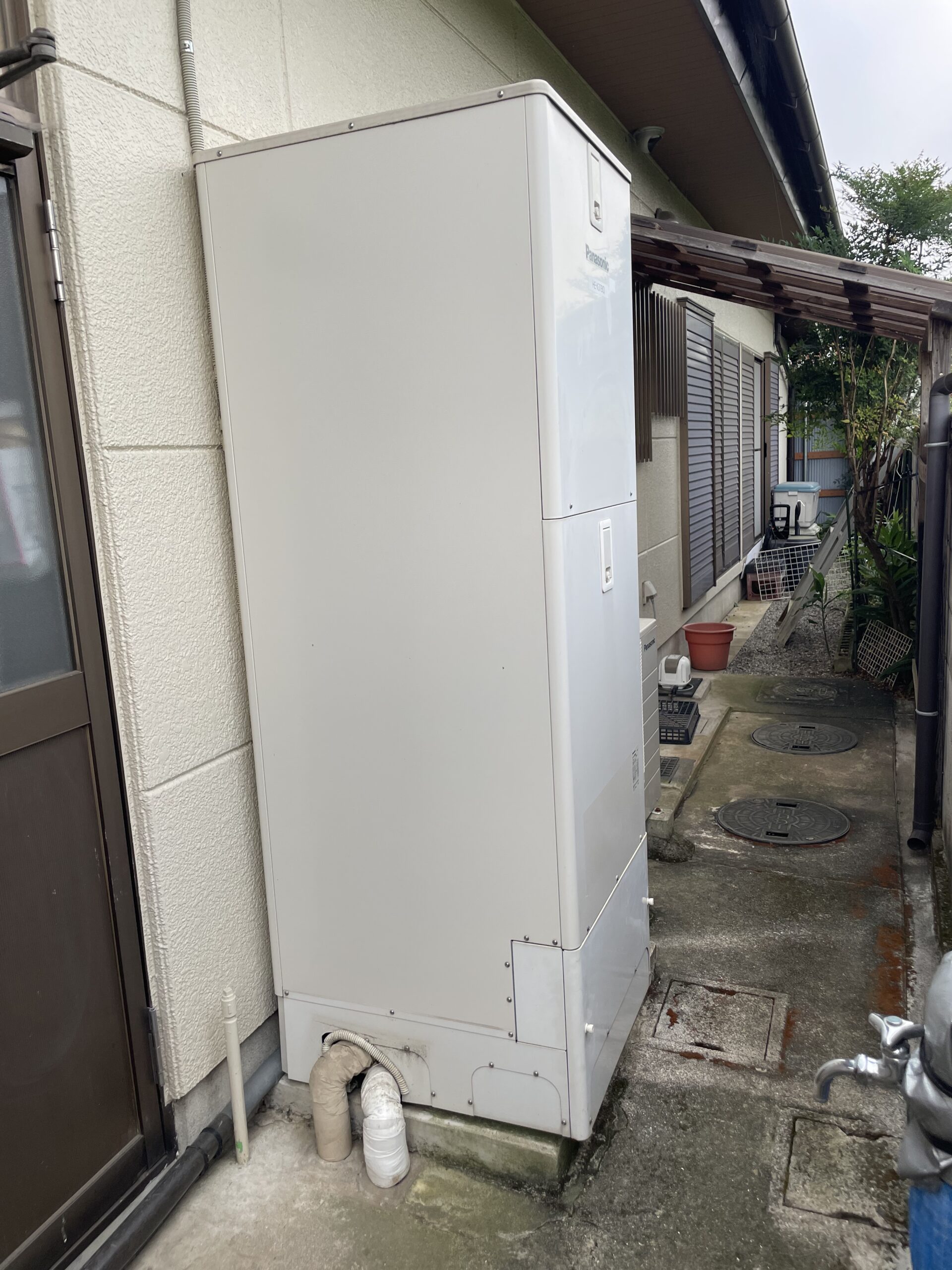 栃木県佐野市でHE-K37BQのエコキュートから交換されたお客様のbefore写真