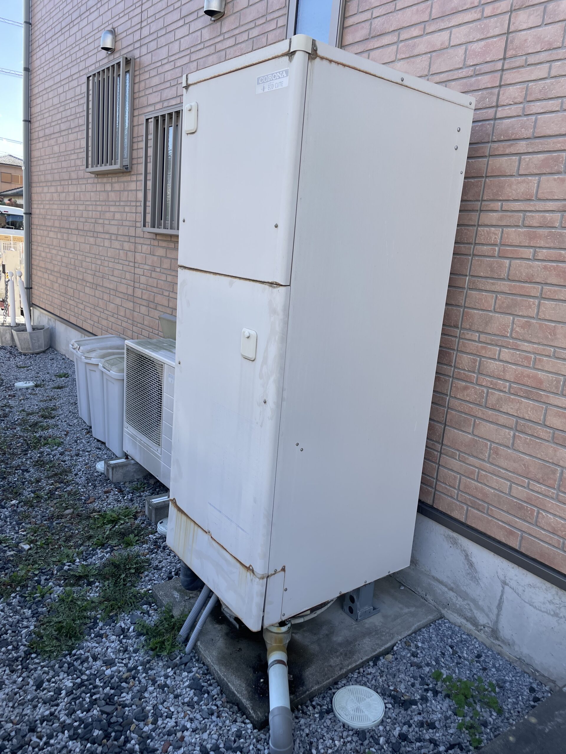 栃木県佐野市でCHP-371NA6のエコキュートから交換されたお客様のbefore写真