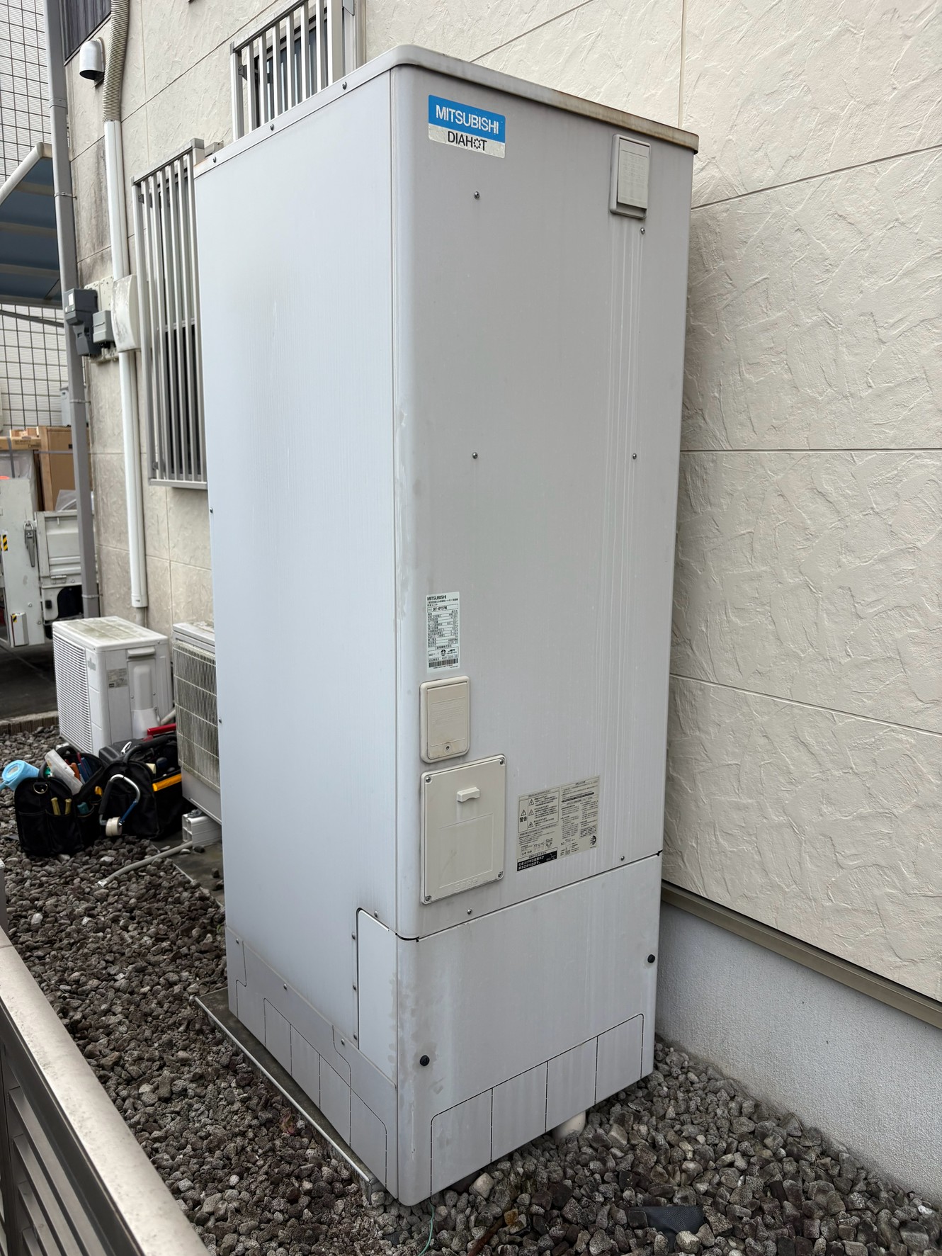 群馬県邑楽郡明和町でSRT-HPT37W6のエコキュートから交換されたお客様のbefore写真
